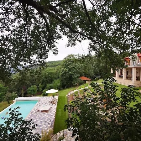 Vila Grand Maros *